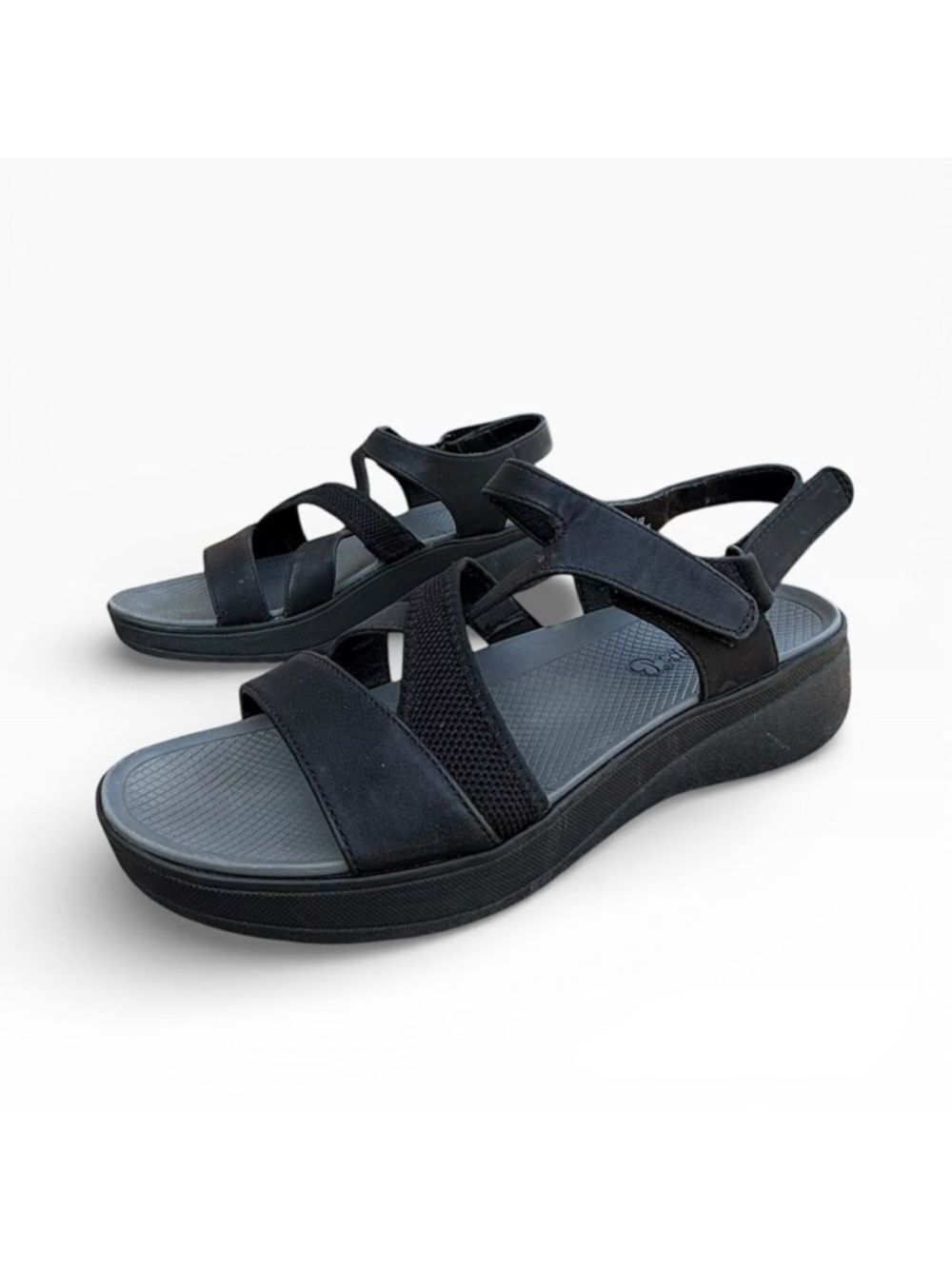 Baretraps Tanya Rebound Sandal Black Triple Strap Sporty Outdoor Comfort size 9